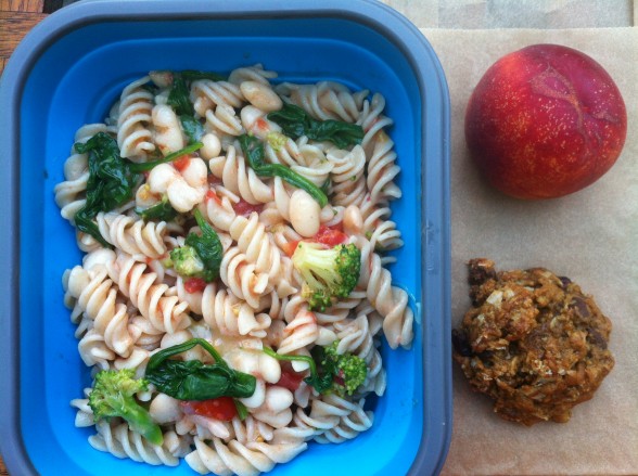 pasta with white beans, tomatoes and spinach