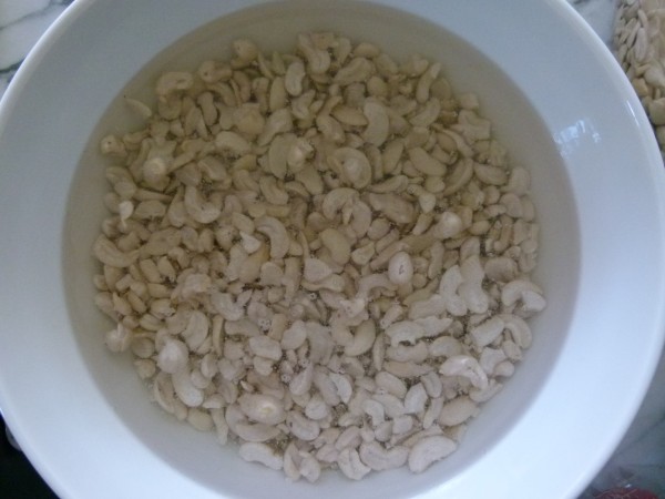 soak cashews