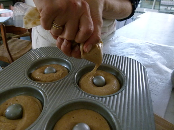 squeeze the batter out of the cut ziploc bag