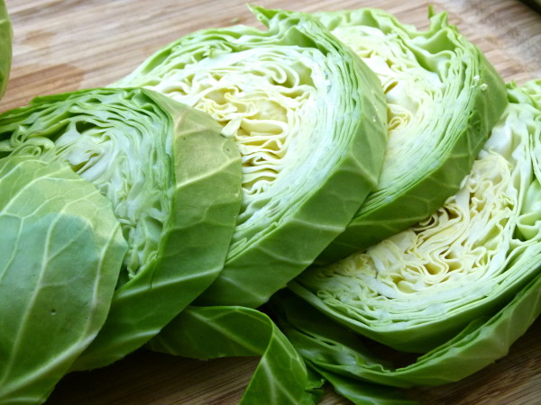 cut the cabbage lengthwise into rounds