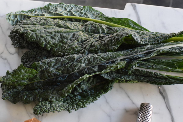 stem and slice the kale