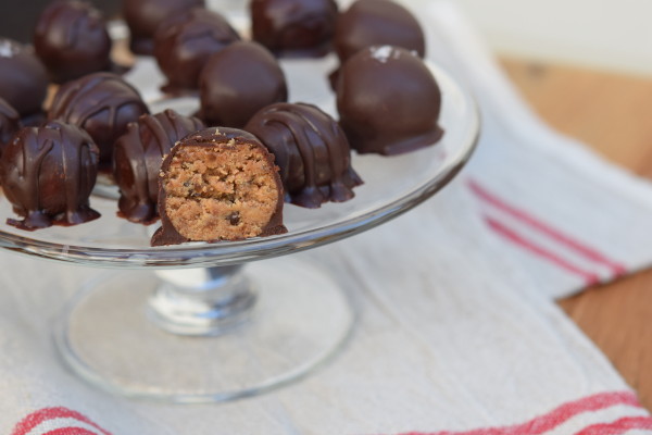 healthy raw chocolate chip "cookie dough" bites | pamela salzman