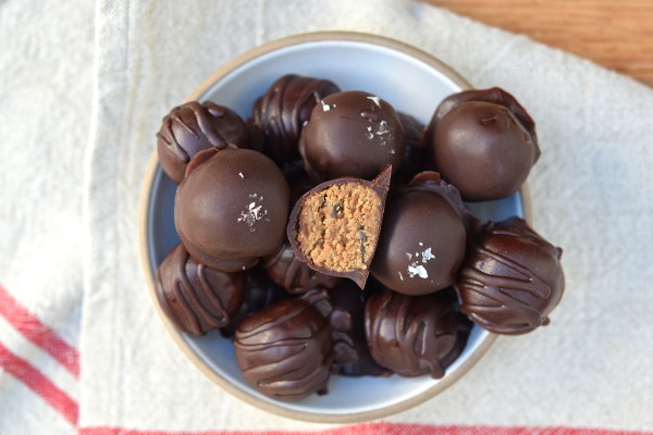 healthy raw chocolate chip "cookie dough" bites | pamela salzman