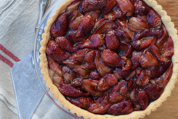 grain-free balsamic roasted strawberry tart | pamela salzman