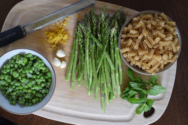 spring green pasta with asparagus and peas | pamela salzman