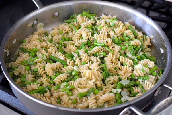 spring green pasta with asparagus and peas | pamela salzman