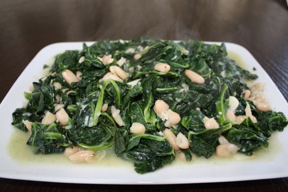 Simple Garlic Sauteed Collard Greens - Yup, it's Vegan