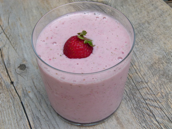 strawberry-cucumber smoothie | pamela salzman