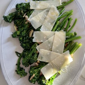 Broccolini with Garlic, Chili Flakes, and Vinegar Recipe
