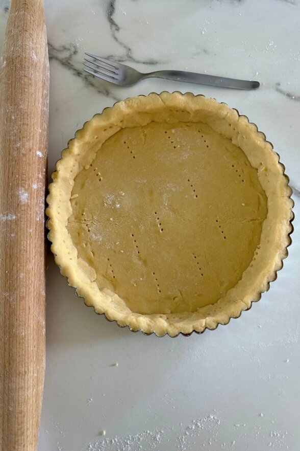 dough pressed into a pie plate