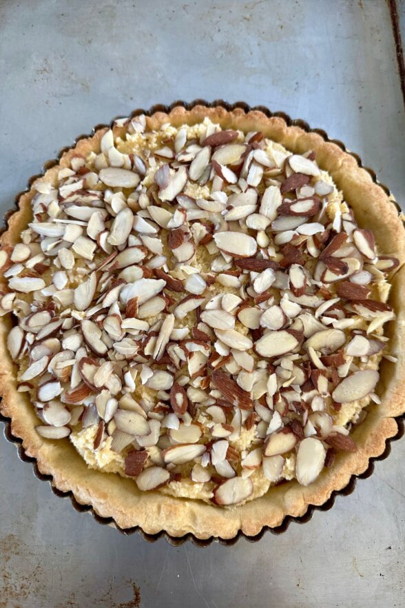 almonds on top of the tart