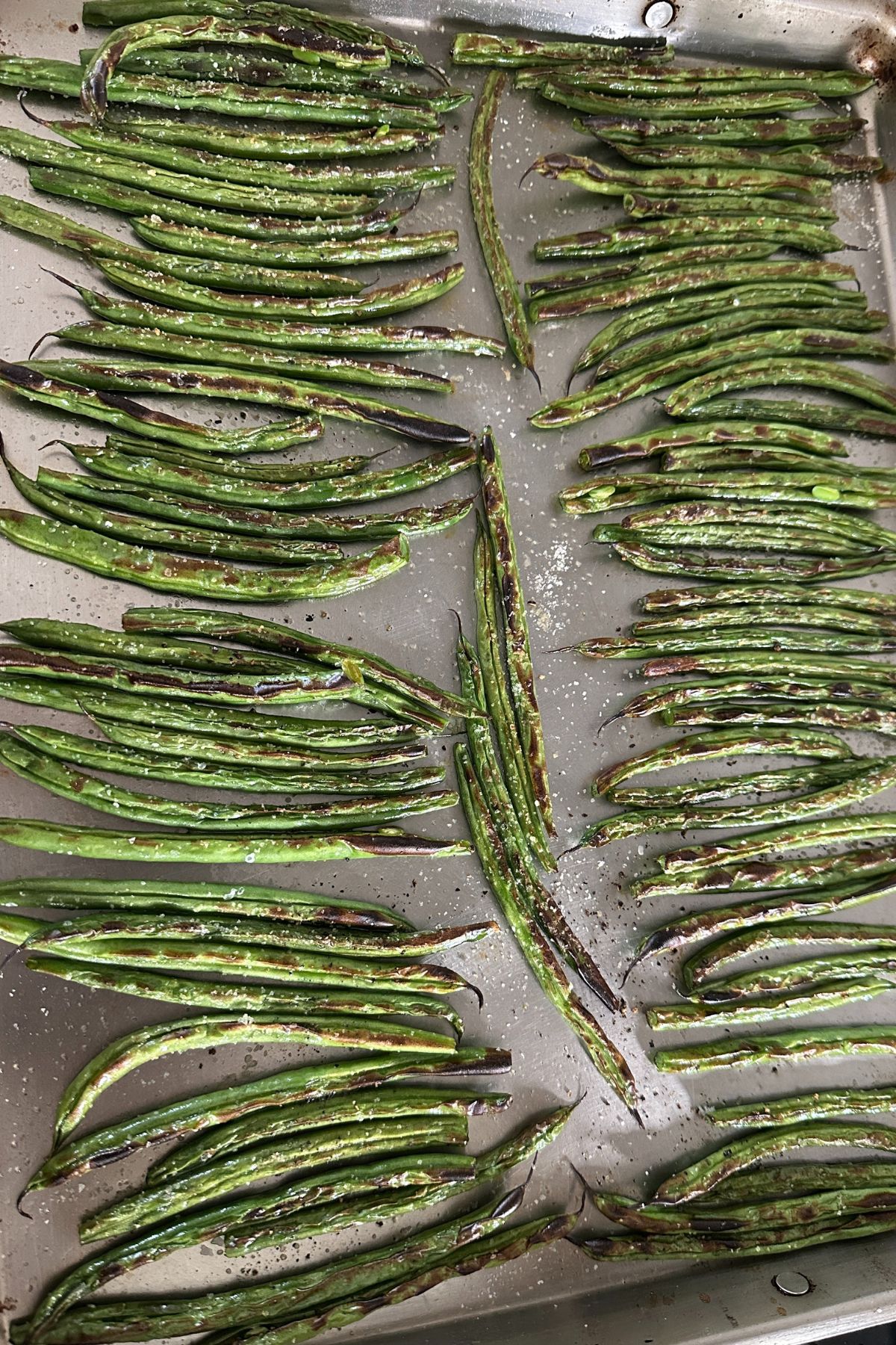 broiled green beans out of the oven 